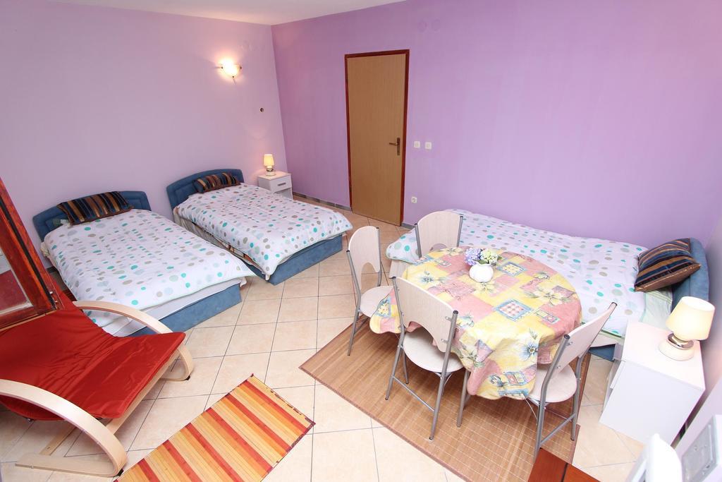 Apartments Grace ロヴィニ 部屋 写真