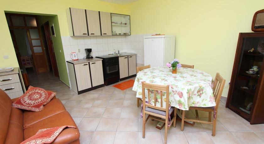 Apartments Grace ロヴィニ 部屋 写真
