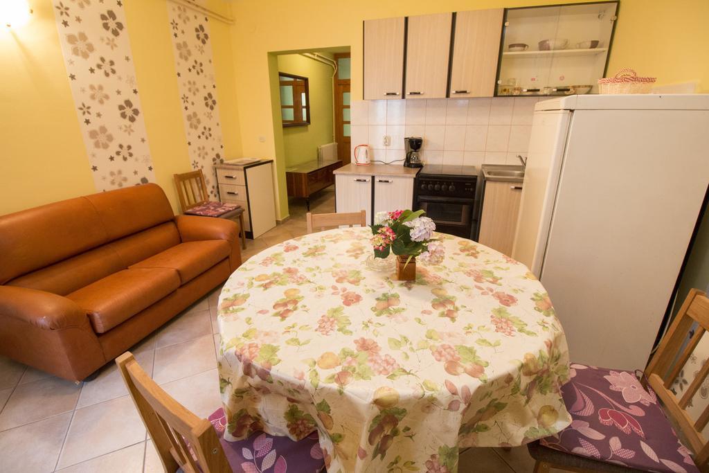 Apartments Grace ロヴィニ エクステリア 写真