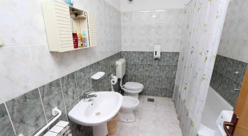 Apartments Grace ロヴィニ 部屋 写真