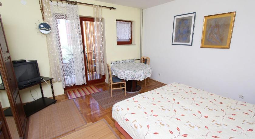 Apartments Grace ロヴィニ 部屋 写真